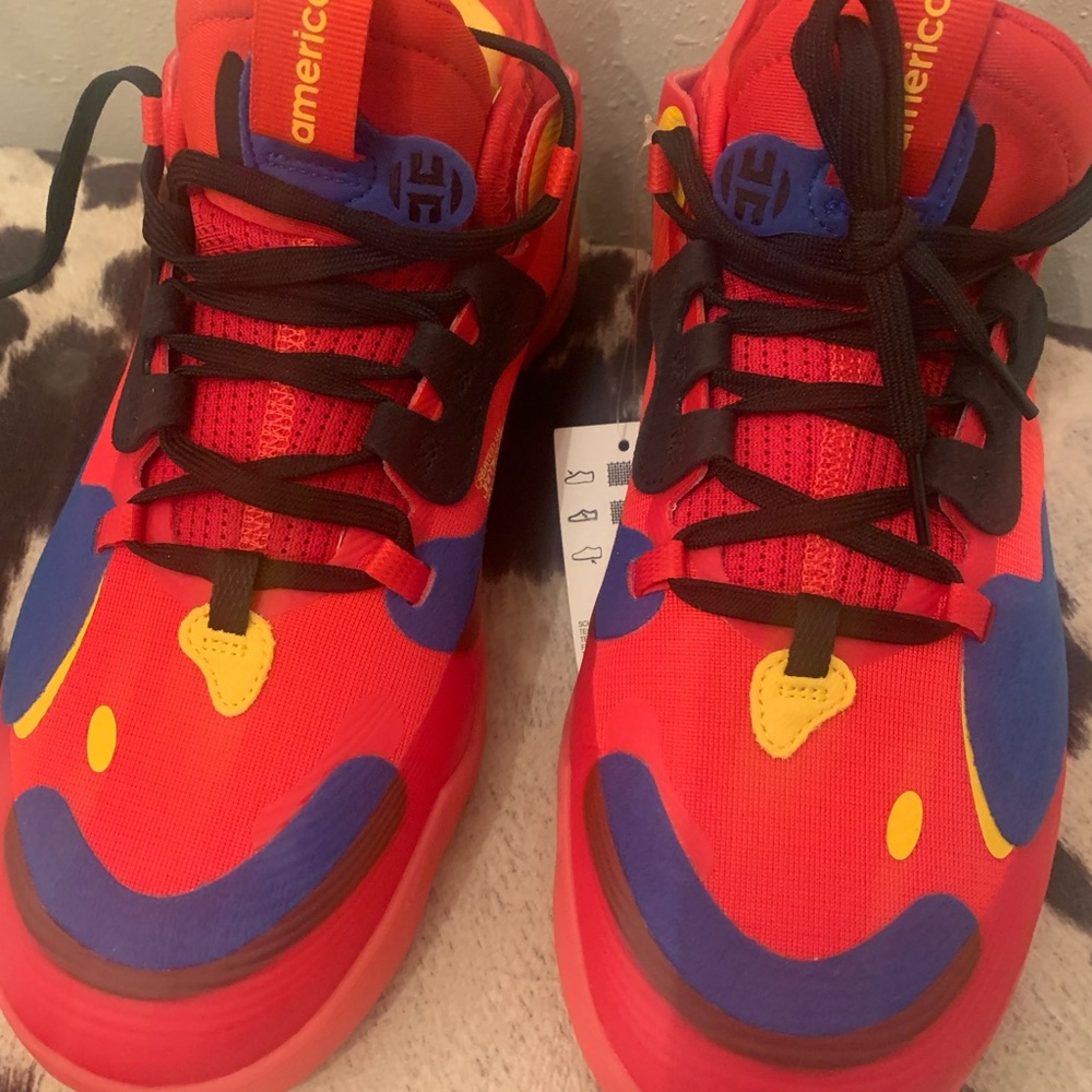 Hardin volume 5 Adidas McDonalds size 8 new